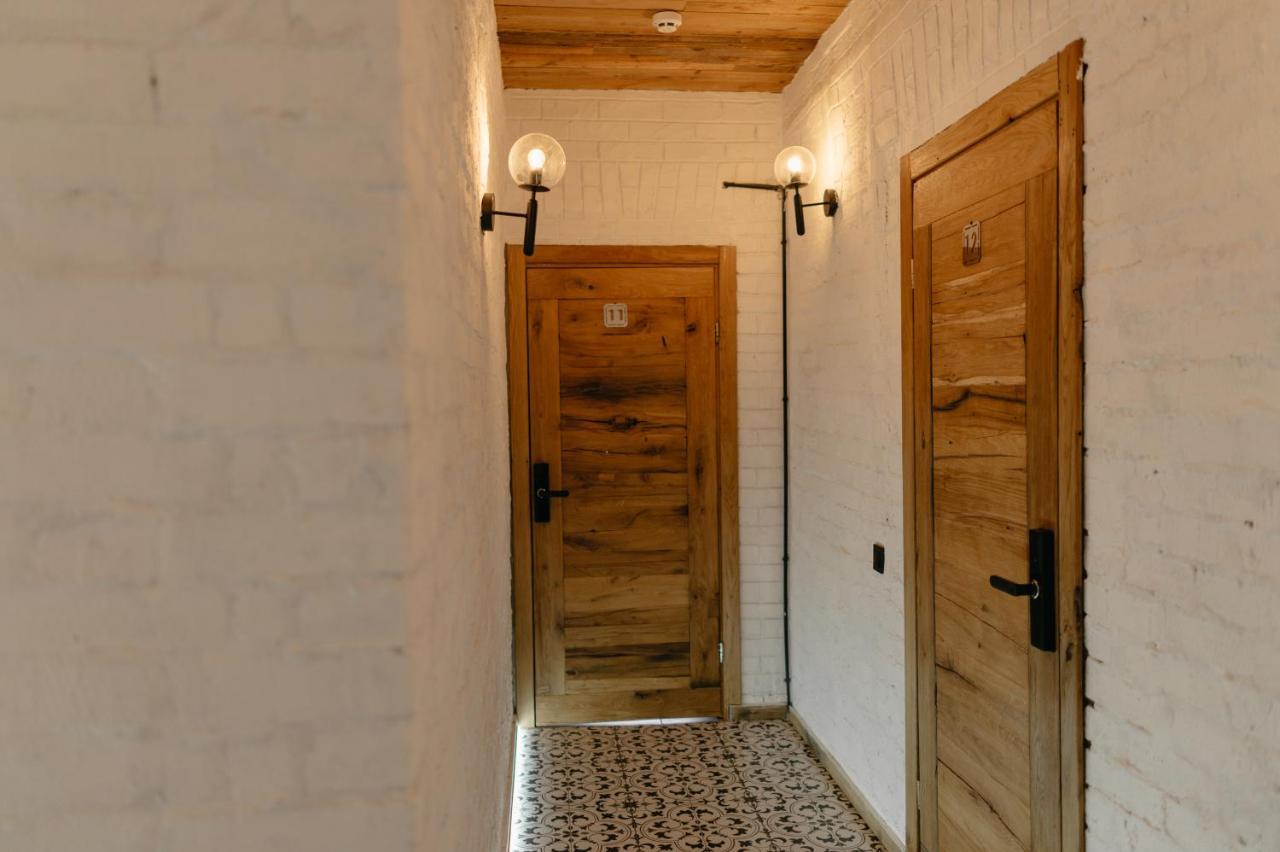 Hotel Dynasty Kamianets-Podilskyi Ngoại thất bức ảnh