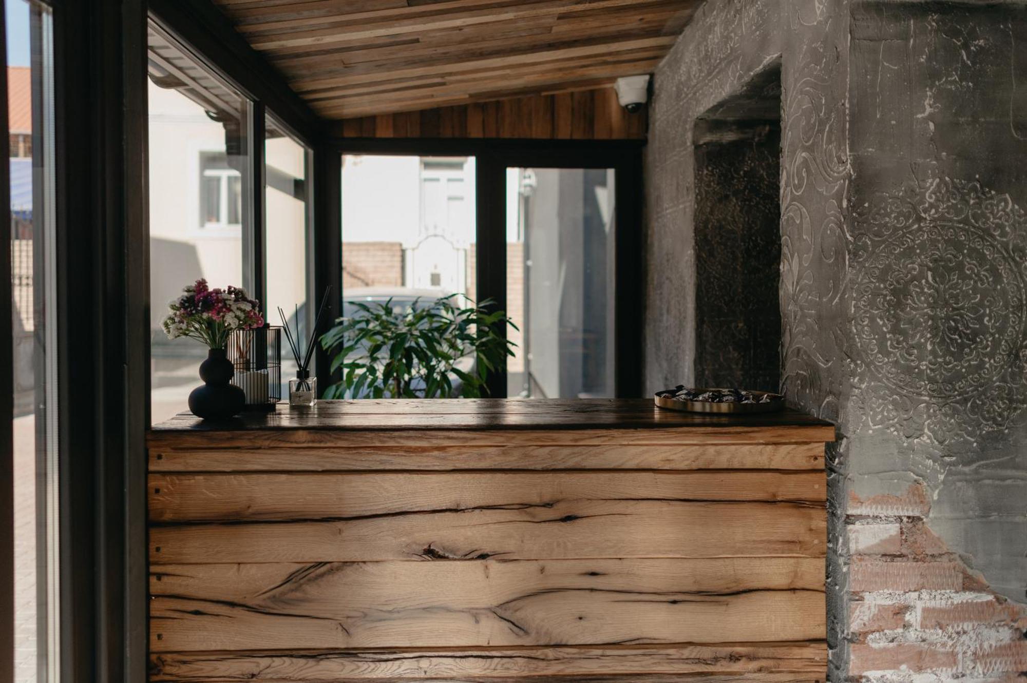 Hotel Dynasty Kamianets-Podilskyi Ngoại thất bức ảnh